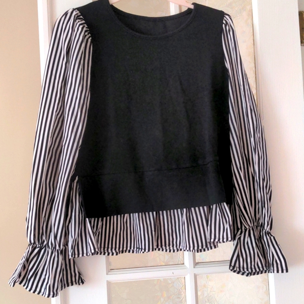 Black and white striped long sleeve top - Picture 1 of 4
